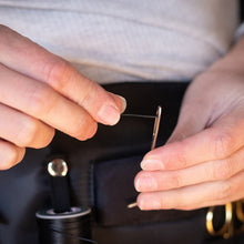 Load image into Gallery viewer, Hairy Pony Flat Waxed Thread