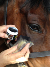 Load image into Gallery viewer, Show Make Up