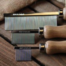 Load image into Gallery viewer, Smart Grooming Quarter Marker Comb Set
